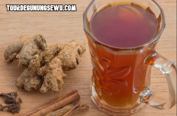 6 Manfaat Rutin Minum Air Rebusan Kayu Manis dan Jahe
