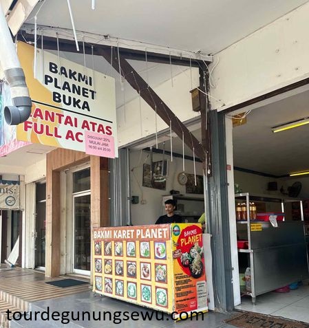 Bakmi Karet Planet: Sensasi Kenyal yang Bikin Ketagihan